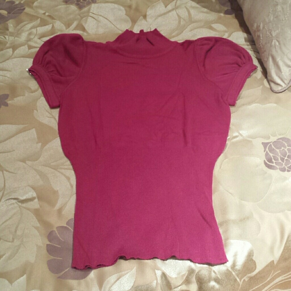Short sleeve sweater